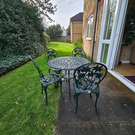 Harry Potter Hogwarts Apartment Watford  Eksteriør bilde