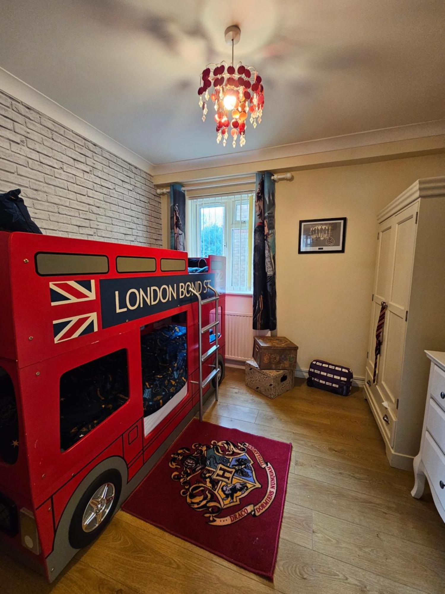 Harry Potter Hogwarts Apartment Watford  Eksteriør bilde